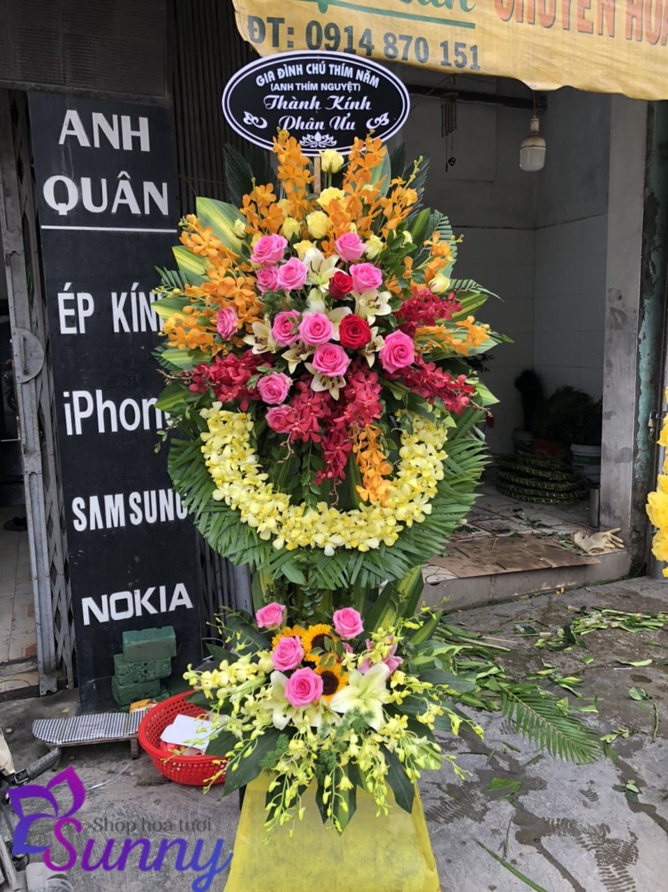 đặt hoa viếng đám tang