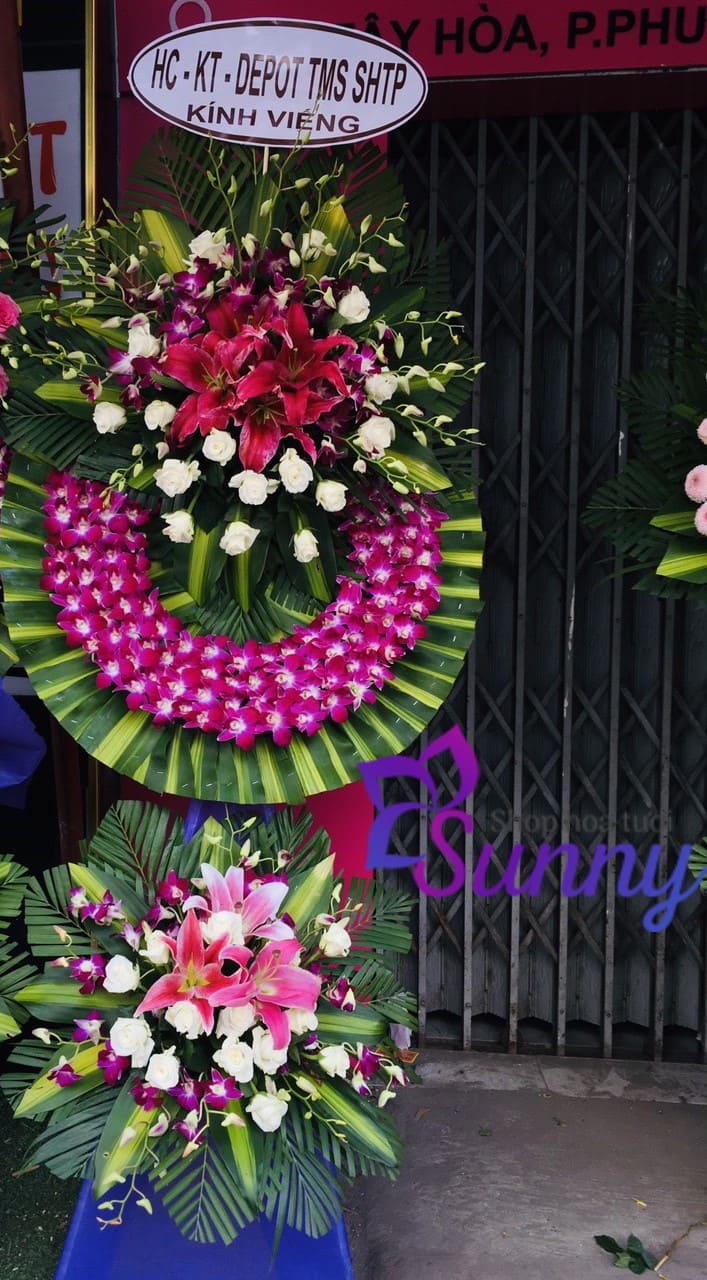đặt hoa viếng đám tang