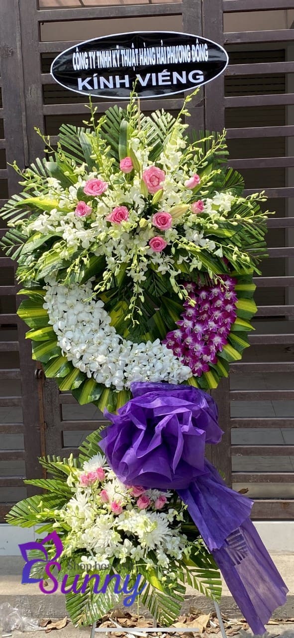 đặt hoa viếng đám tang
