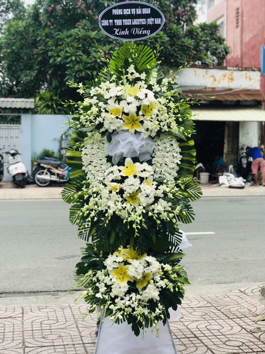 đặt hoa viếng đám tang