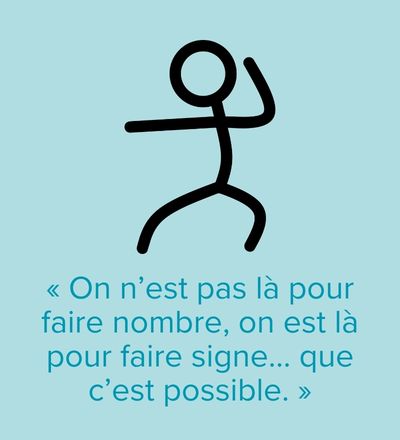 Un homme en forme de signe calligraphique qui fait signe