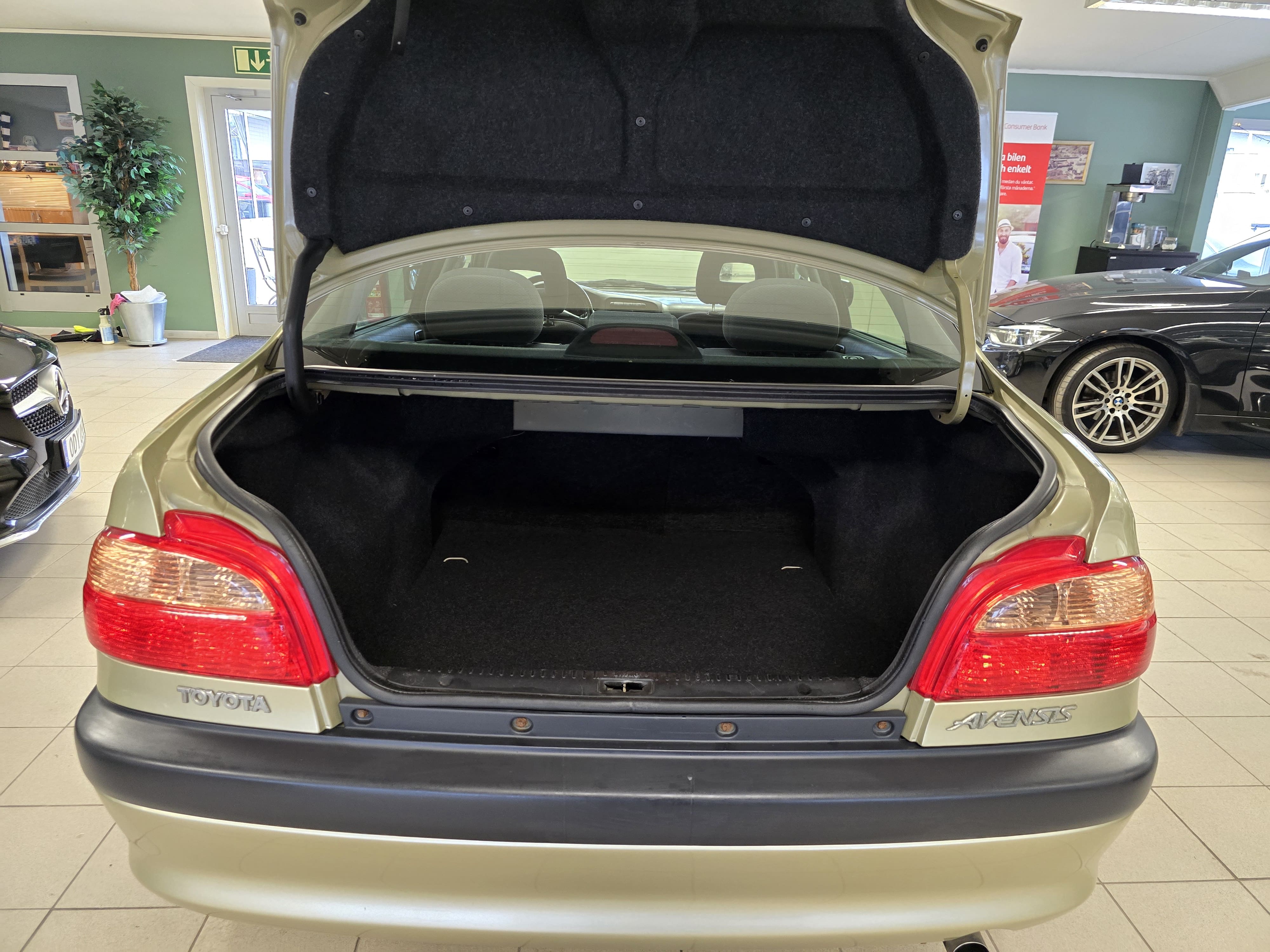 Toyota Avensis Sedan 1.8 VVT-i