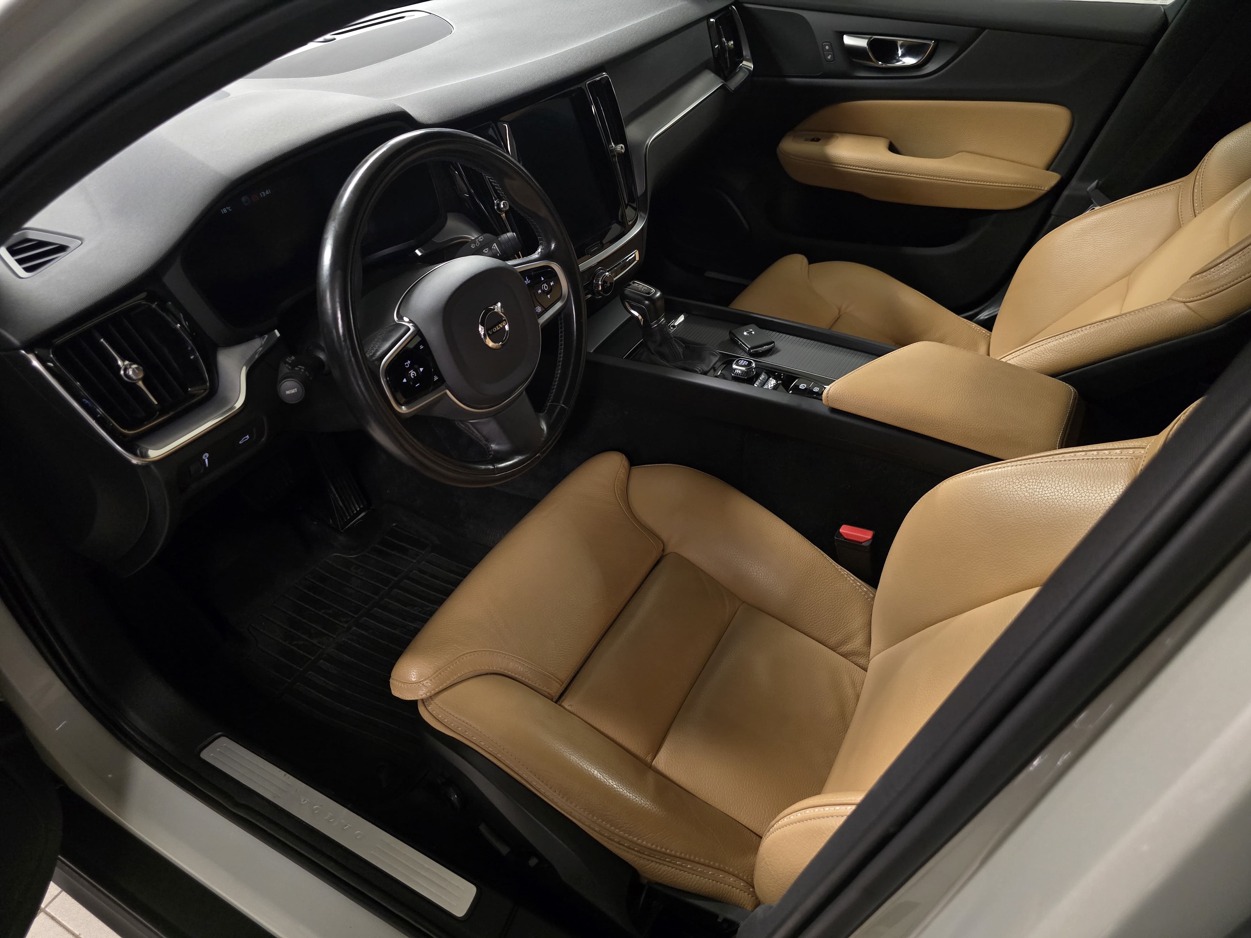 Volvo V60 Cross Country D4 AWD Geartronic Momentum Euro 6