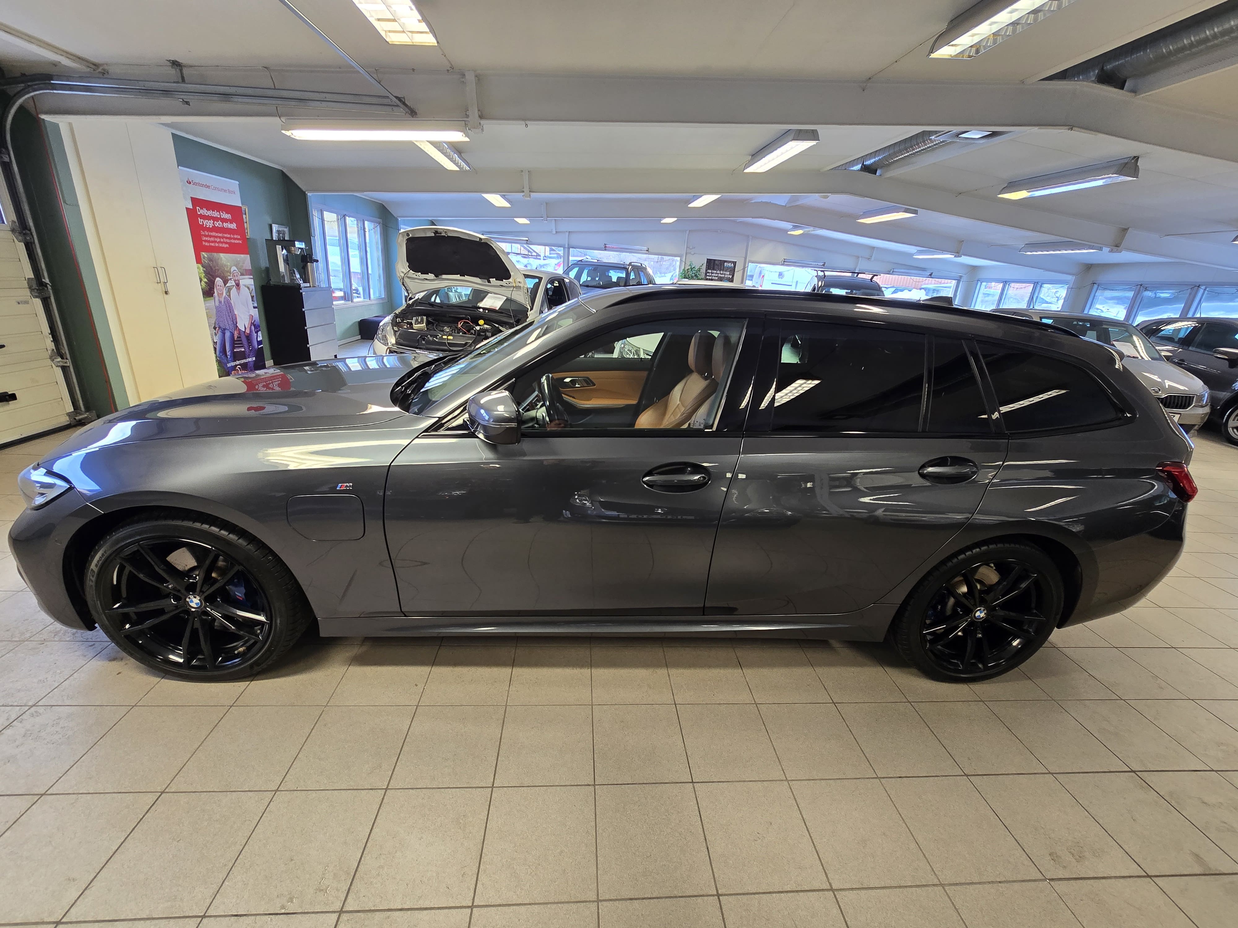BMW 330e