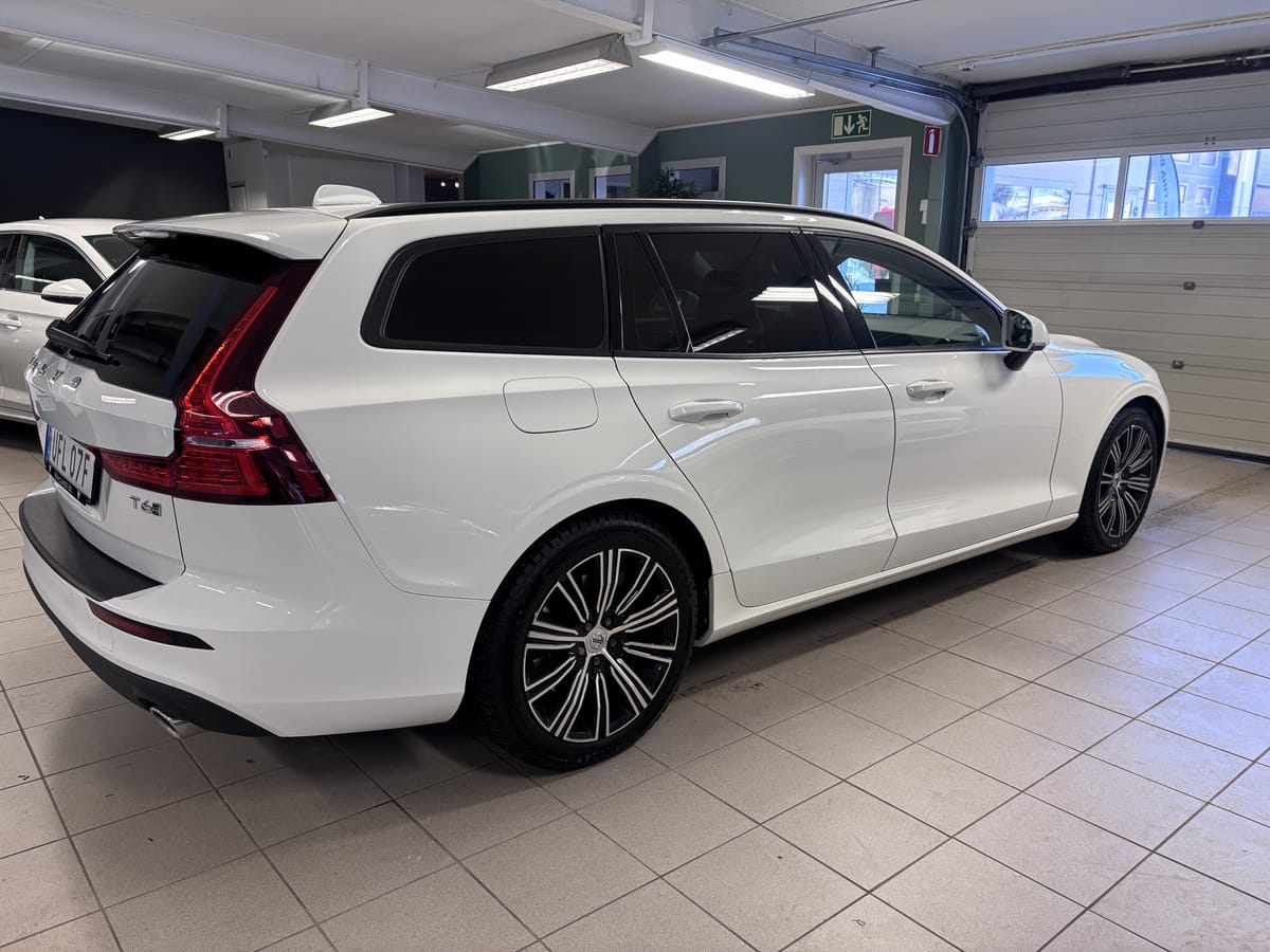 Volvo V60 Recharge T6 AWD Geartronic Momentum Euro 6