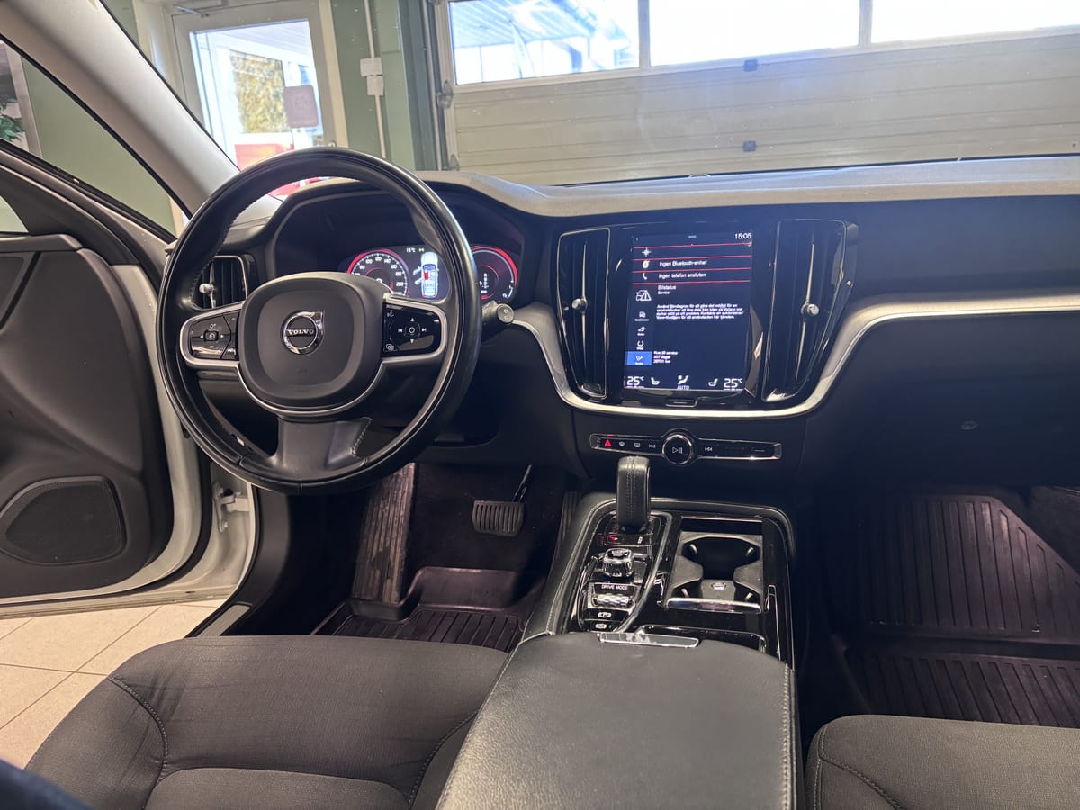 Volvo V60 Recharge T6 AWD Geartronic Momentum Euro 6