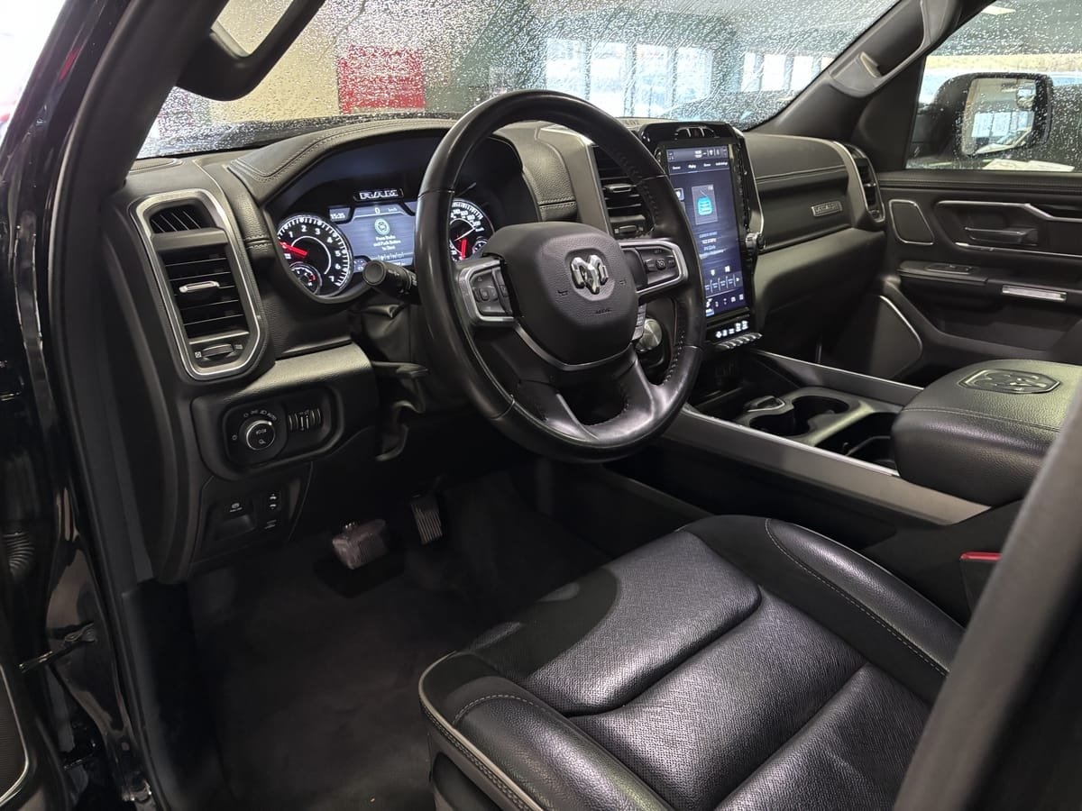 RAM 1500 Crew Cab 5.7 V8 HEMI Flex Fuel 4x4 Laramie NIGHT Euro 6