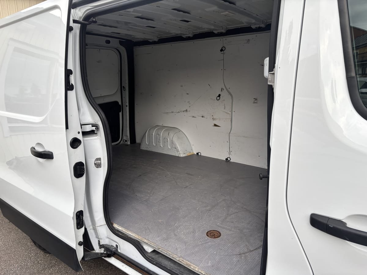 Renault trafic Skåpbil 2.7t 1.6 dCi Euro 5