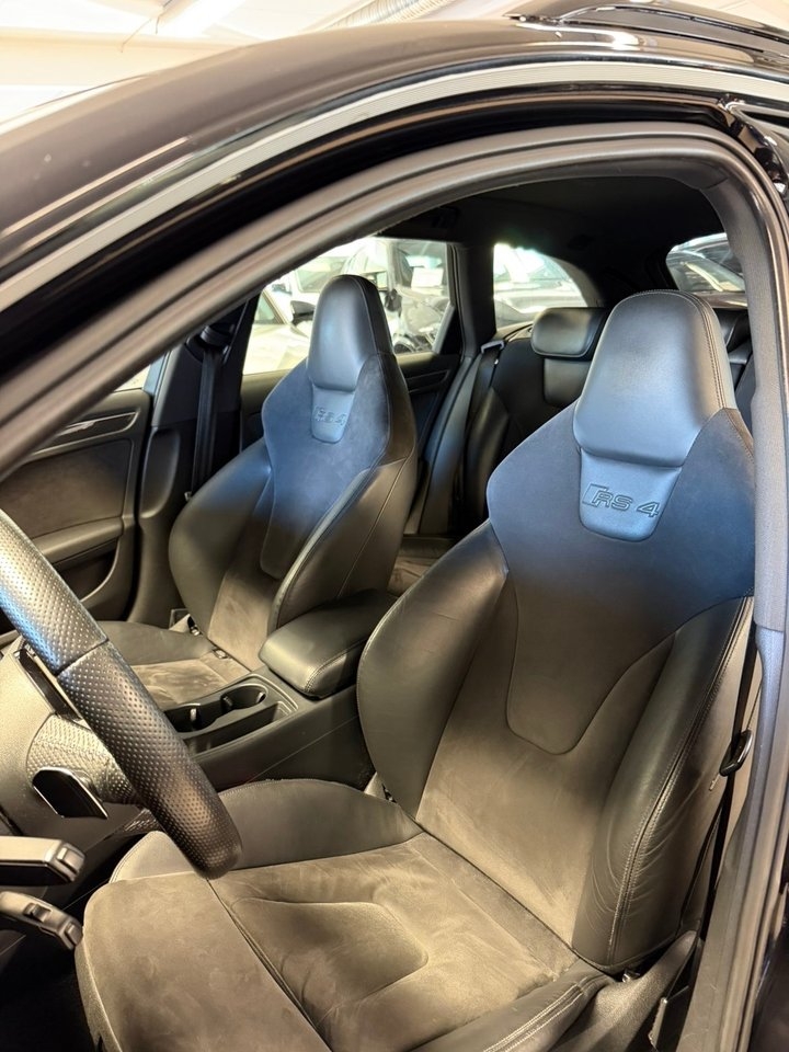 Audi RS4 RS 4 Avant 4.2 FSI V8 quattro S Tronic RS Euro 5