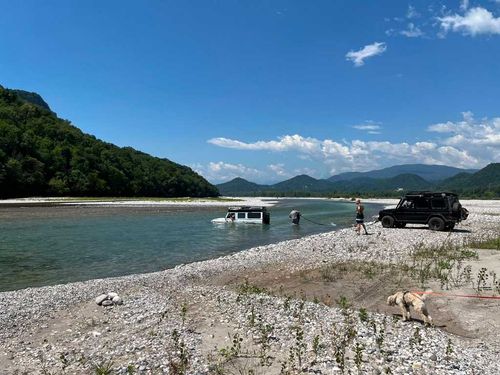 Offroad-Fahrtechnik aus der Praxis: Wasserdurchfahrten, Kippgefahr und Motorbremse richtig meistern