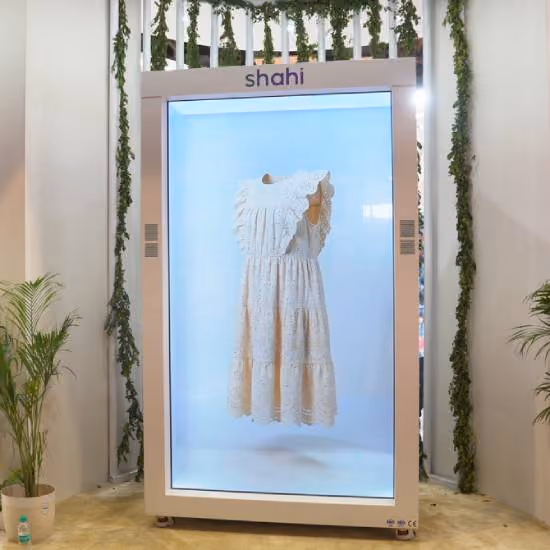 Life-size digital fashion sample displayed in HoloBox911