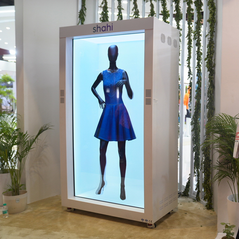 Fashion garment displayed as a life-size hologram using HoloBox911
