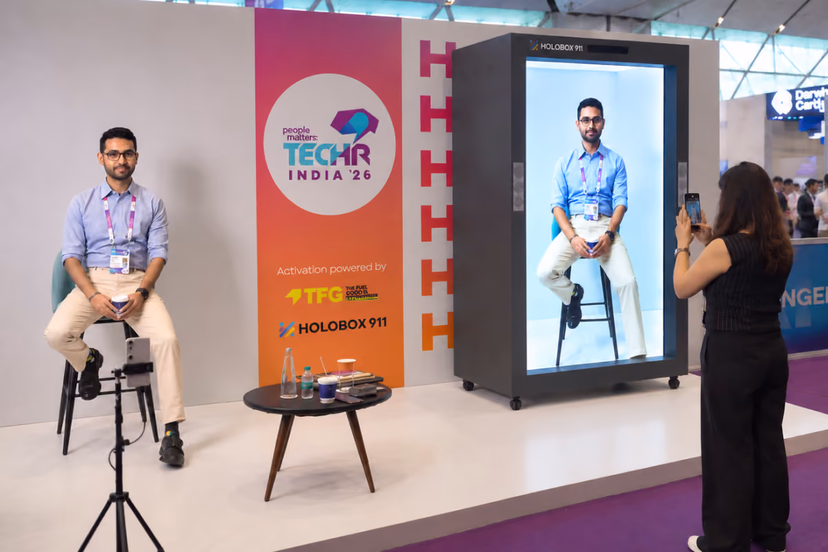 Live hologram telepresence presentation using HoloBox911 at an event