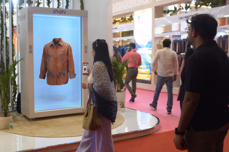 HoloBox911 interactive hologram experience for retail and luxury environments