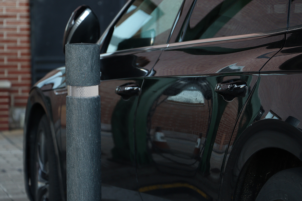 Bolardo plástico empotrable en parking