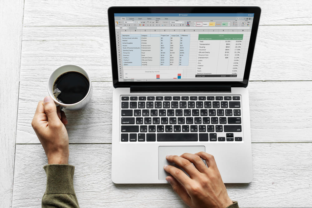 Desk Sharing mit Excel: Warum die Tabelle im hybriden Büro an ihre Grenzen stößt