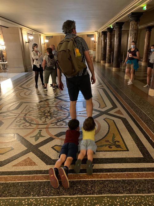 french tour with kids