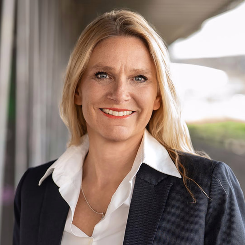 Porträt von Svenja Lassen, Leiterin Startup Services bei Startup City Hamburg und Jurymitglied des Founders Pitch.