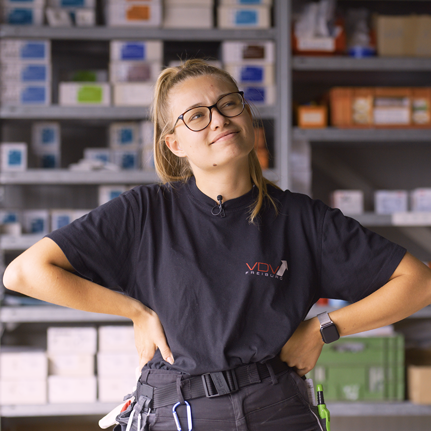 Anna-Lena Hochuli in der Werkstatt