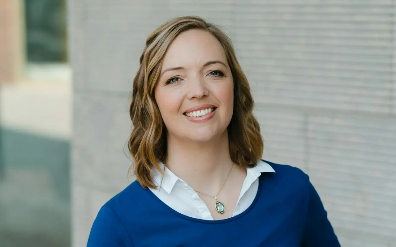 Portraitfoto von Claudia Müller, Gründerin von Green Finance.