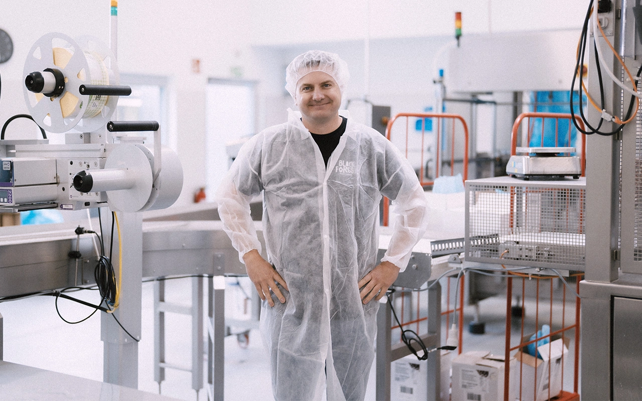 Matthias Rothacher ist Geschäftsführer der Schwarzwälder Eismanufaktur und gibt Einblicke in seine Produktion für Speiseeis.