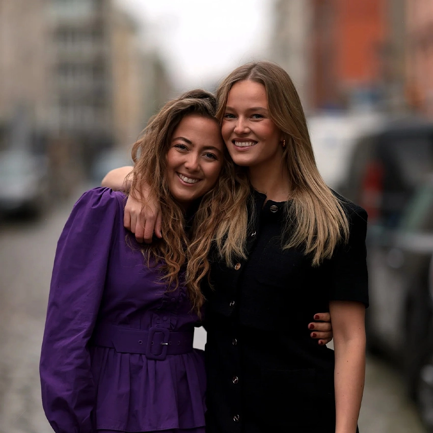 Porträtfoto von Vivien Wysocki und Larissa Schmid