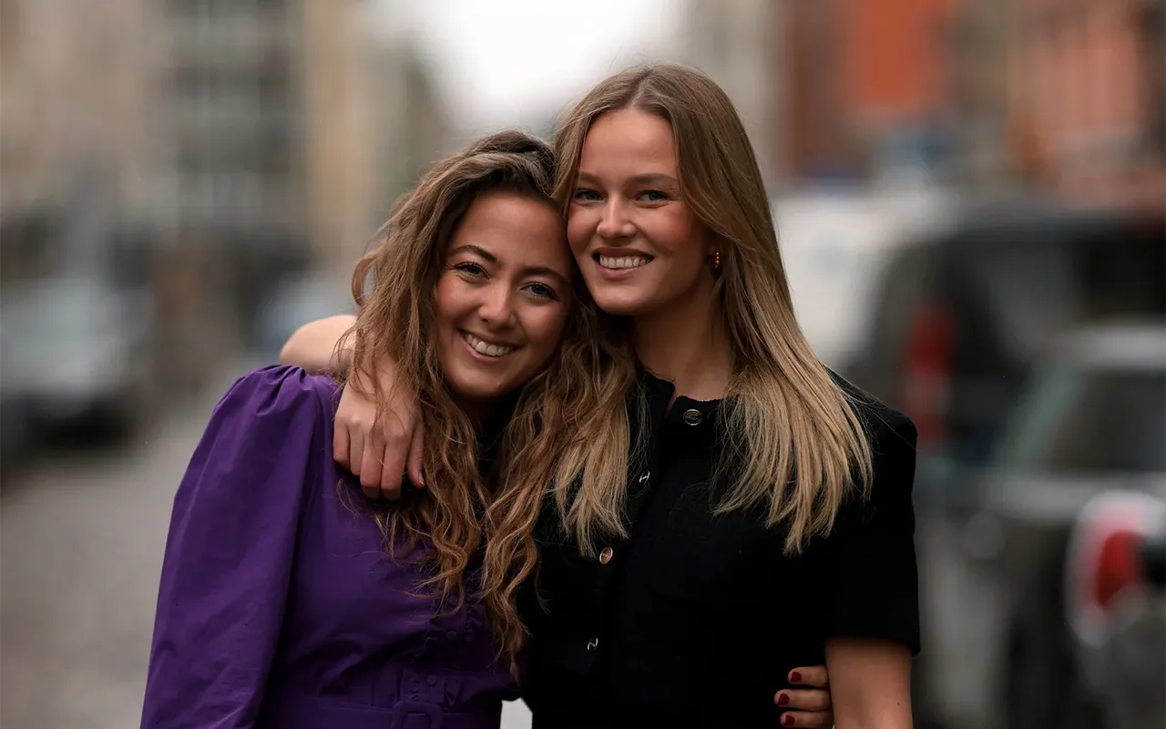Porträtfoto von Vivien Wysocki und Larissa Schmid