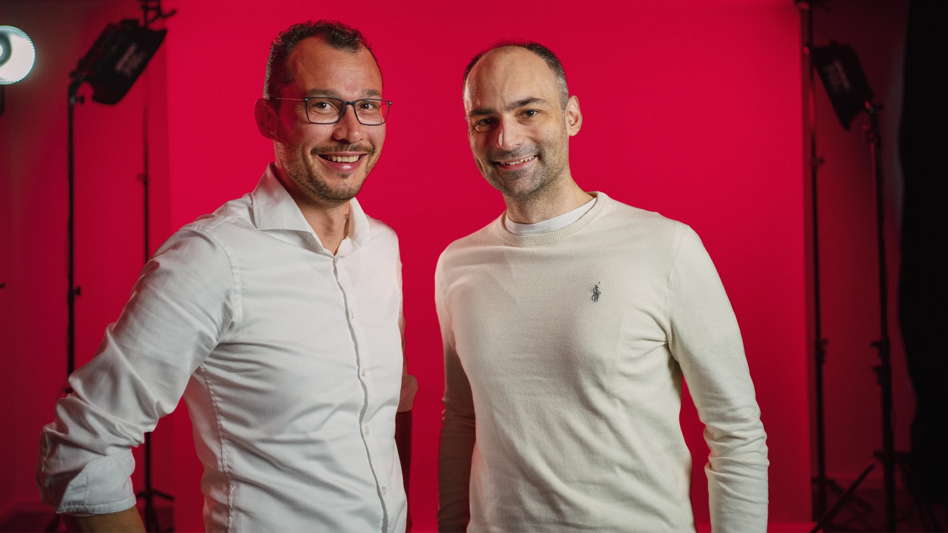 Die Gründer Frank und Eugen von Romiro lächeln.