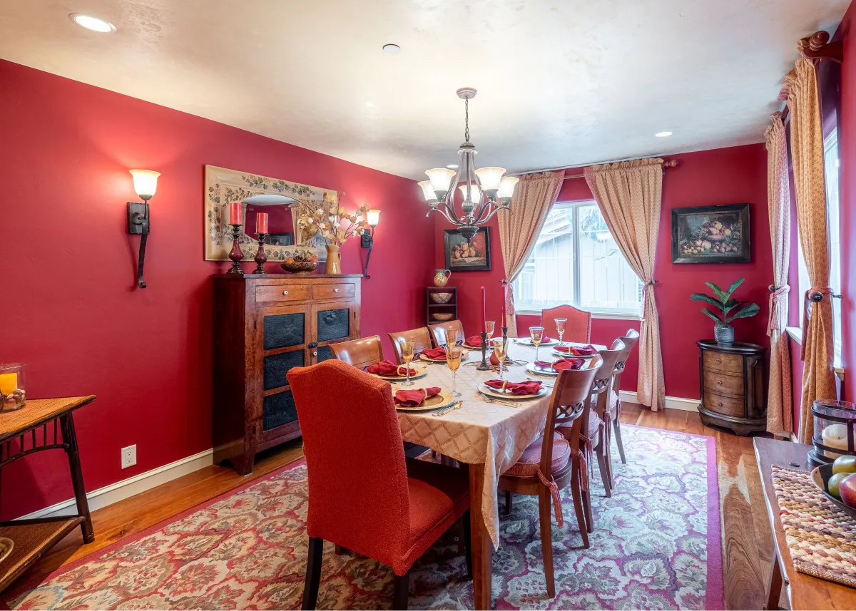 Perfect for large formal gatherings of friends and family.