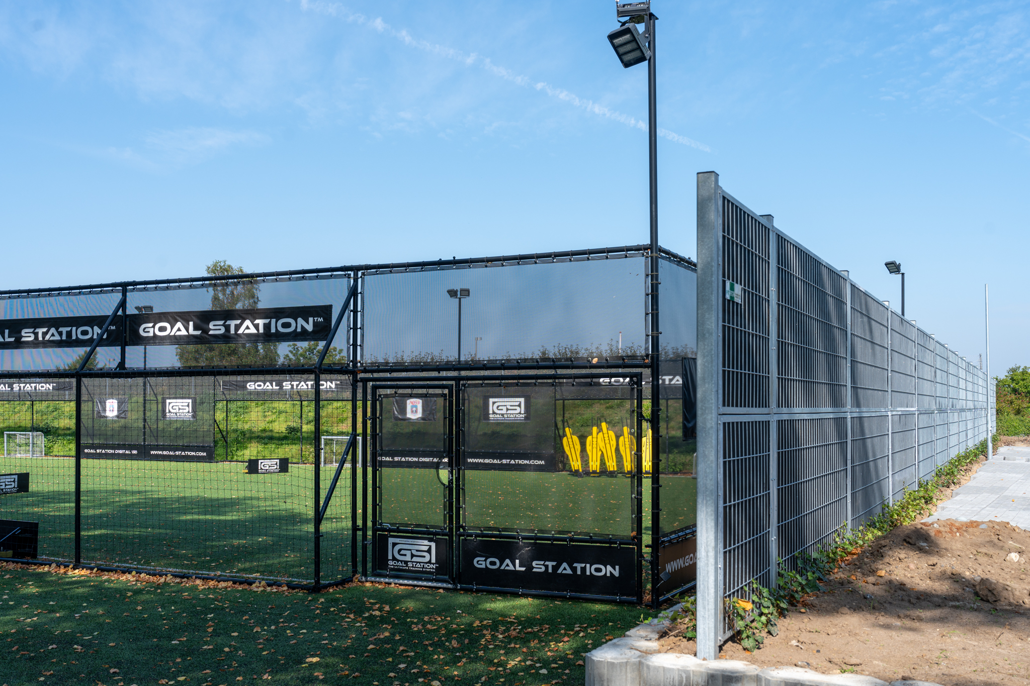 NS Essential galva - Kommerziell - Fußballplatz