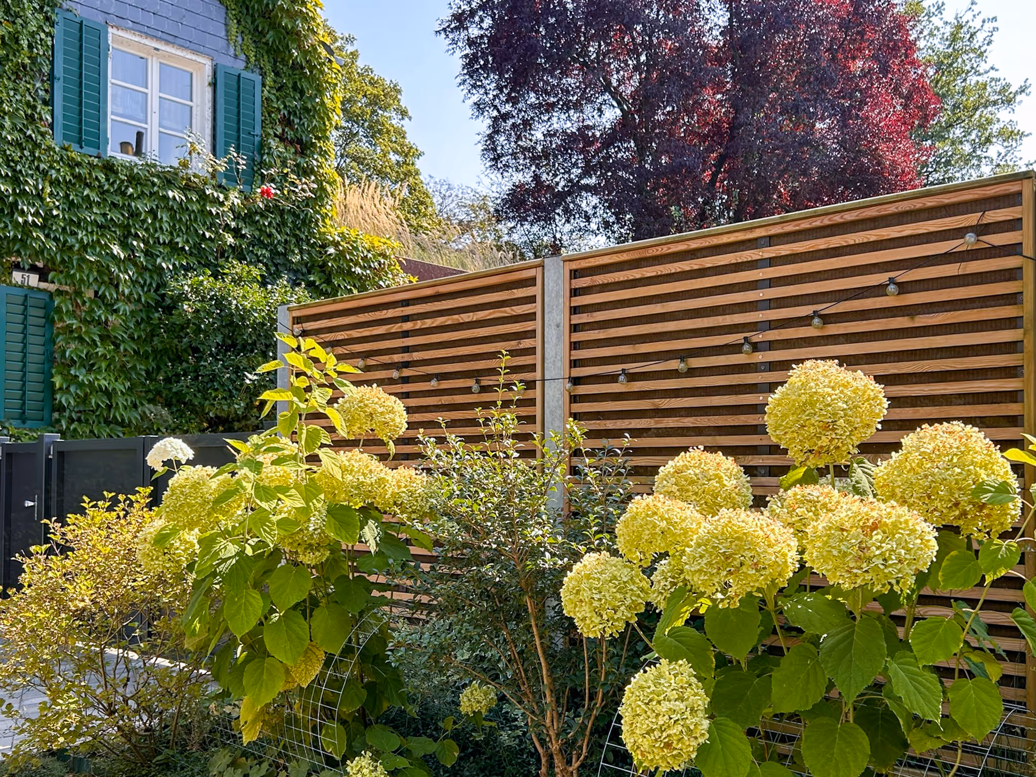 Barrière insonorisante Noistop Essential dans un jardin