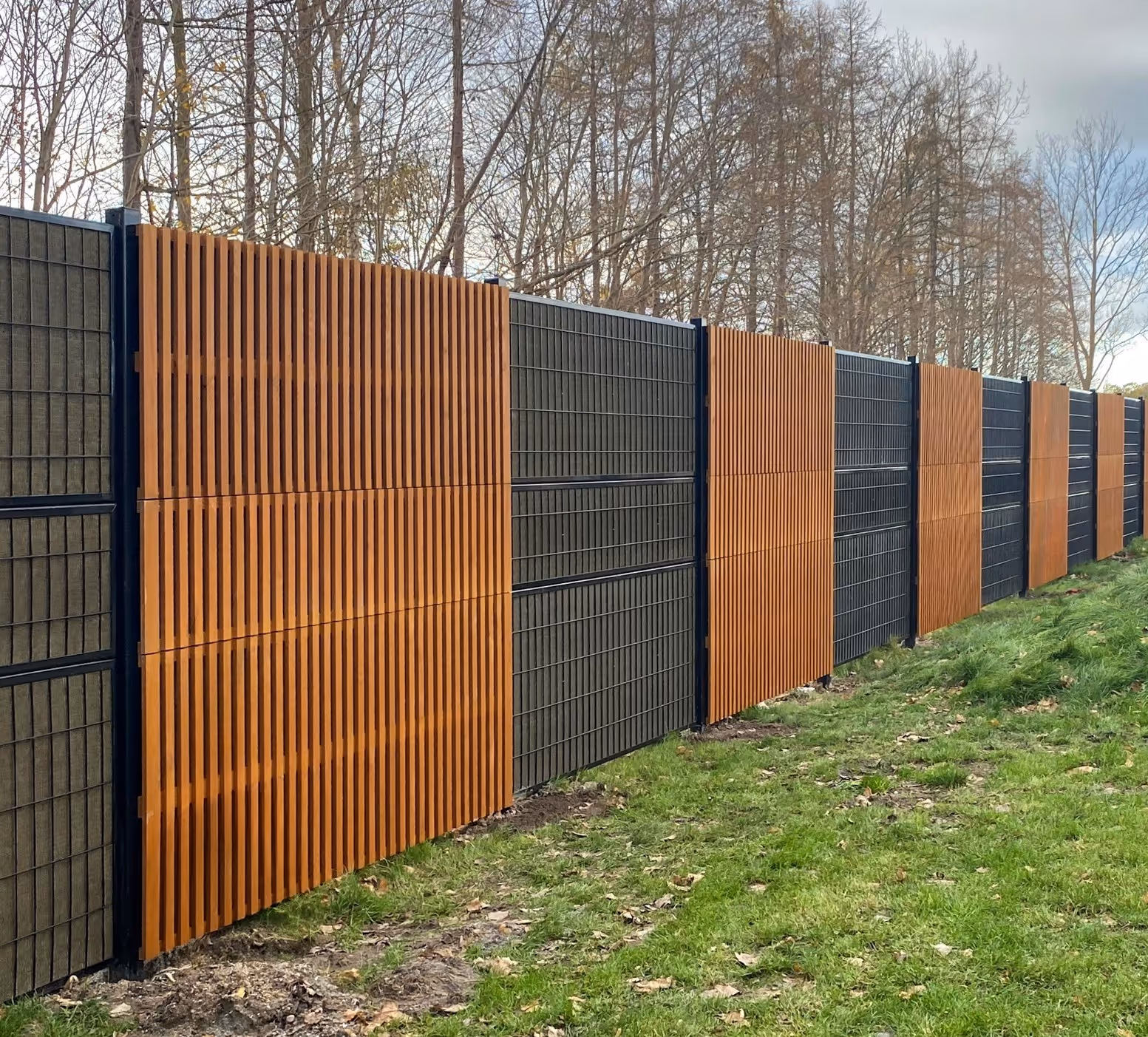 Noistop Essential black + wood - Municipality - Kindergarten