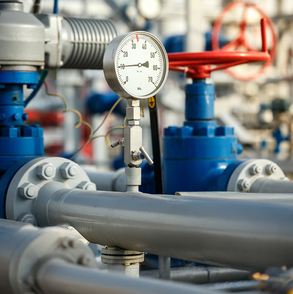 Gas and hydrogen pipeline infrastructure with pressure gauge