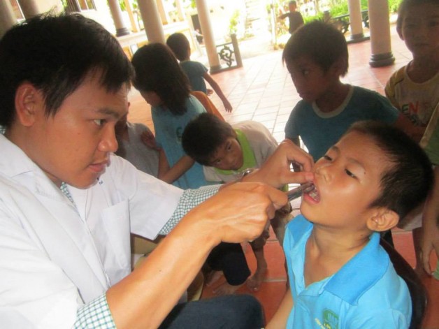 Dr brushing child