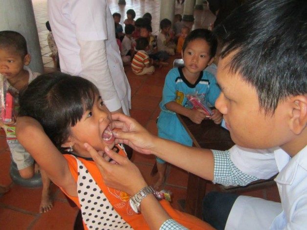 Dr with child