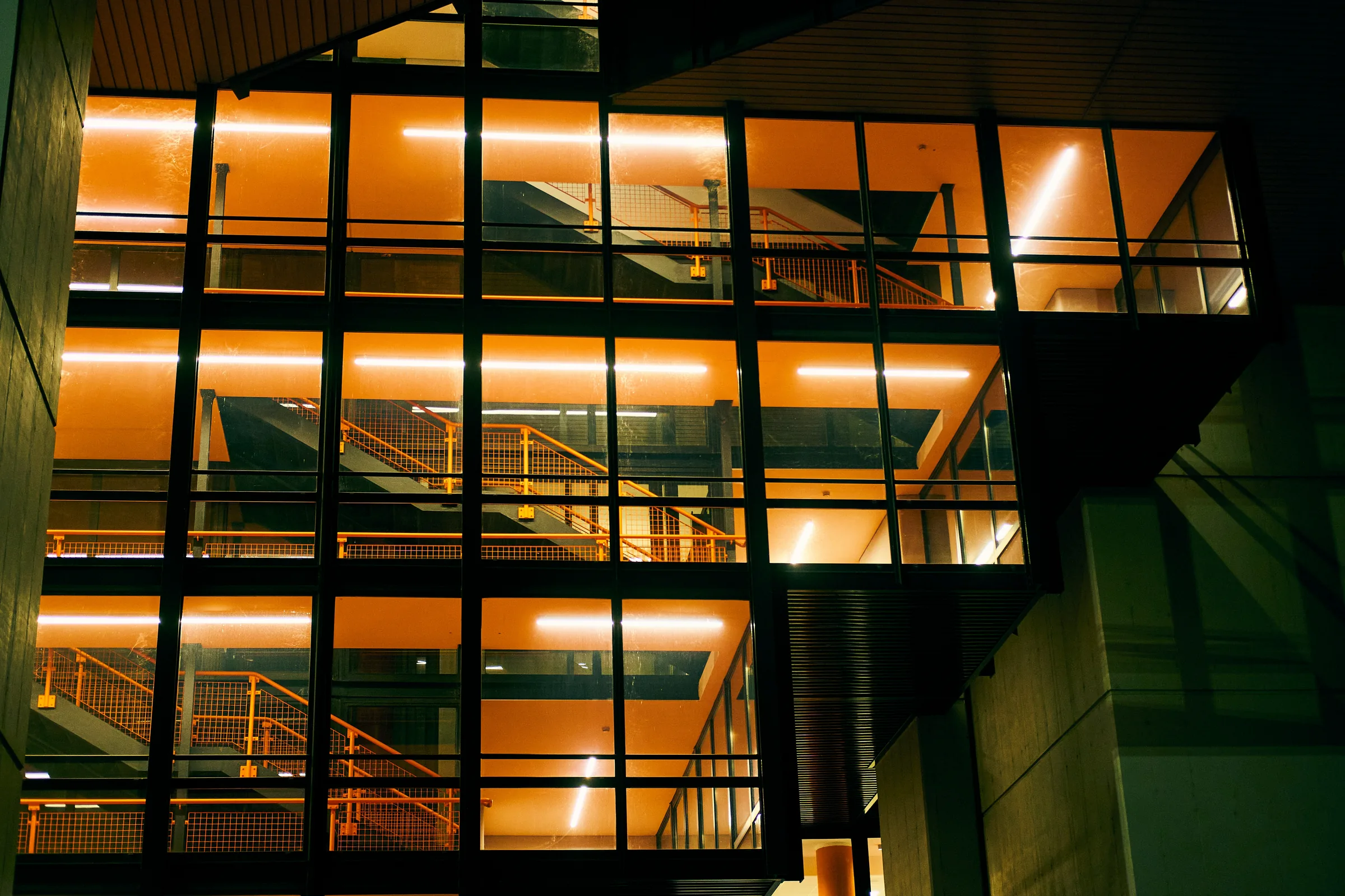 Architectural interior with sculptural low-voltage ceiling lighting
