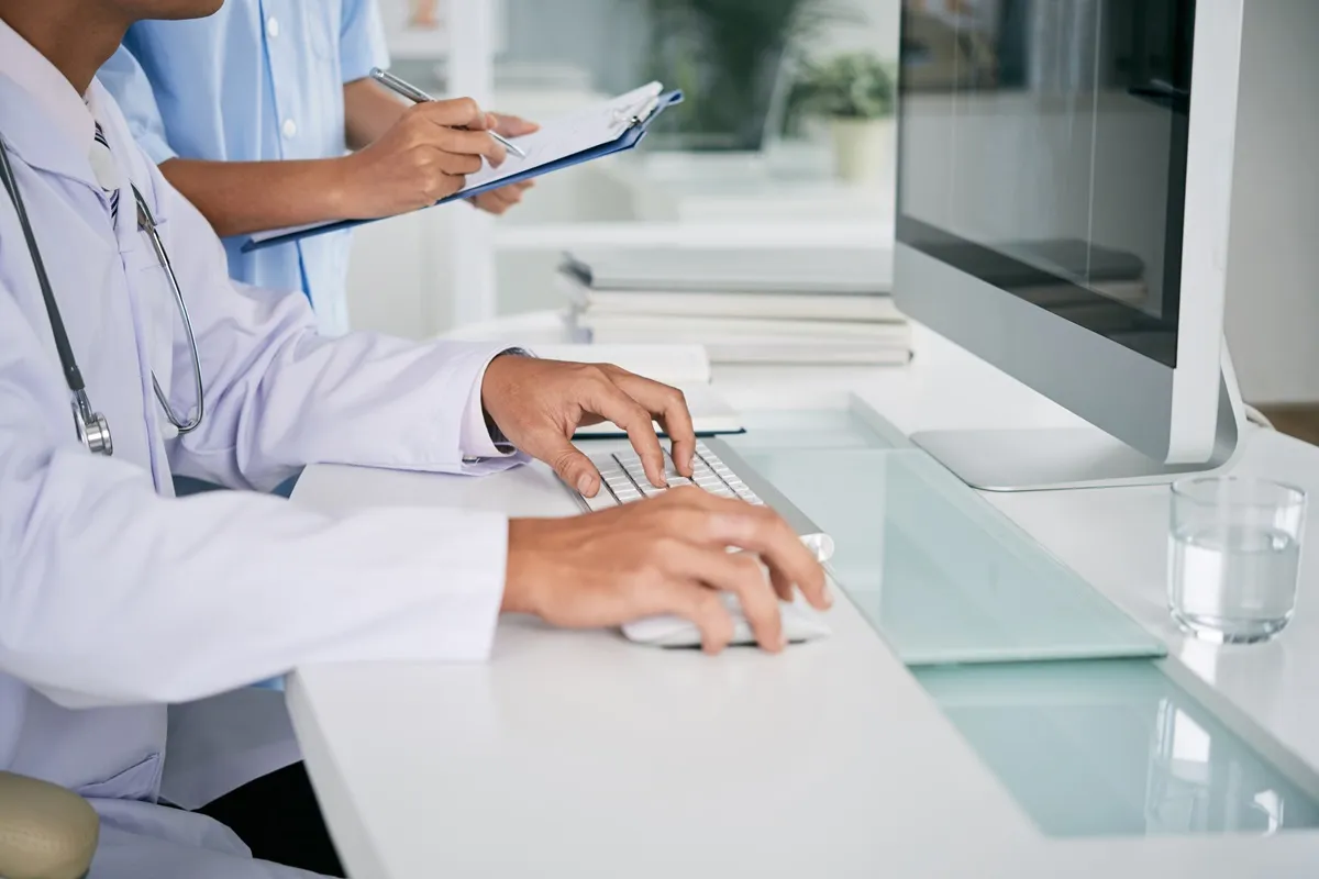 Healthcare provider utilizing AI Medical Scribes for accurate patient records
