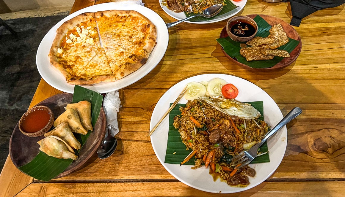 What is a Warung? A Guide to Local Indonesian Food (2026)
