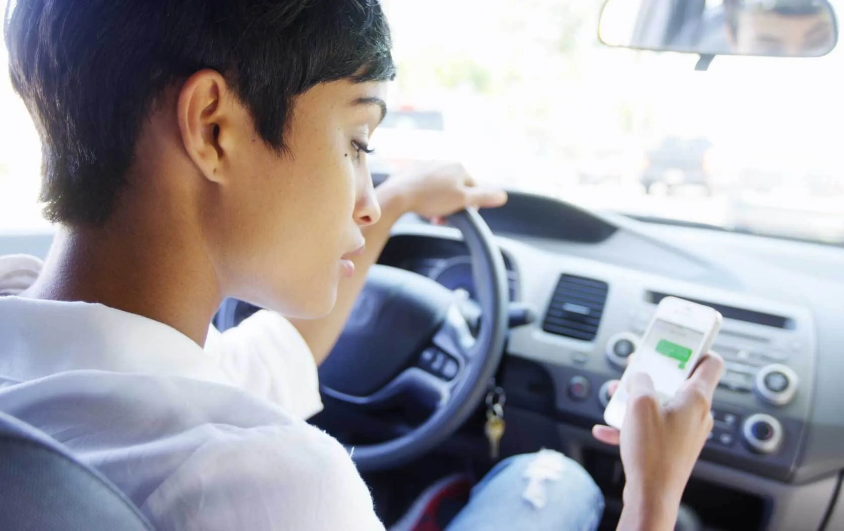 The-Dangers-of-Distracted-Driving