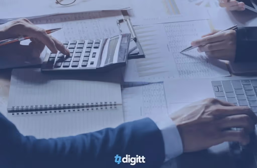 ¿Qué va Primero? ¿Ahorrar, Invertir, o Pagar Mis Deudas?