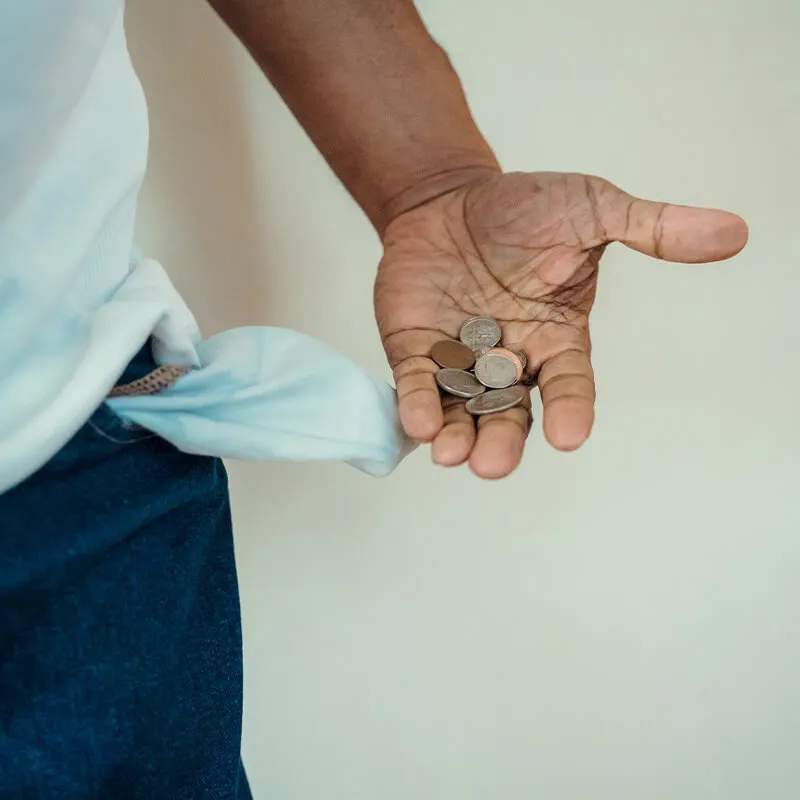 ¿Por qué mi banco quiere que pague el mínimo?