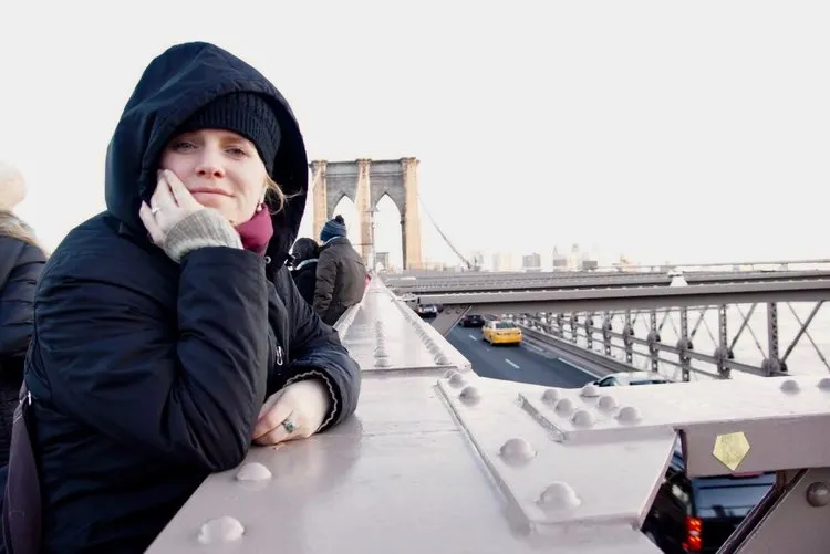 Kate on the Brooklyn Bridge