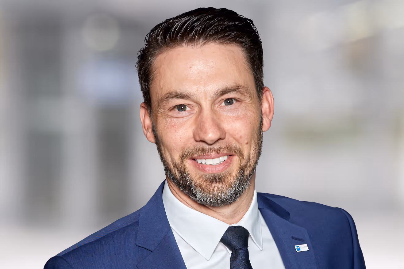 Dr. Christian Fischer
