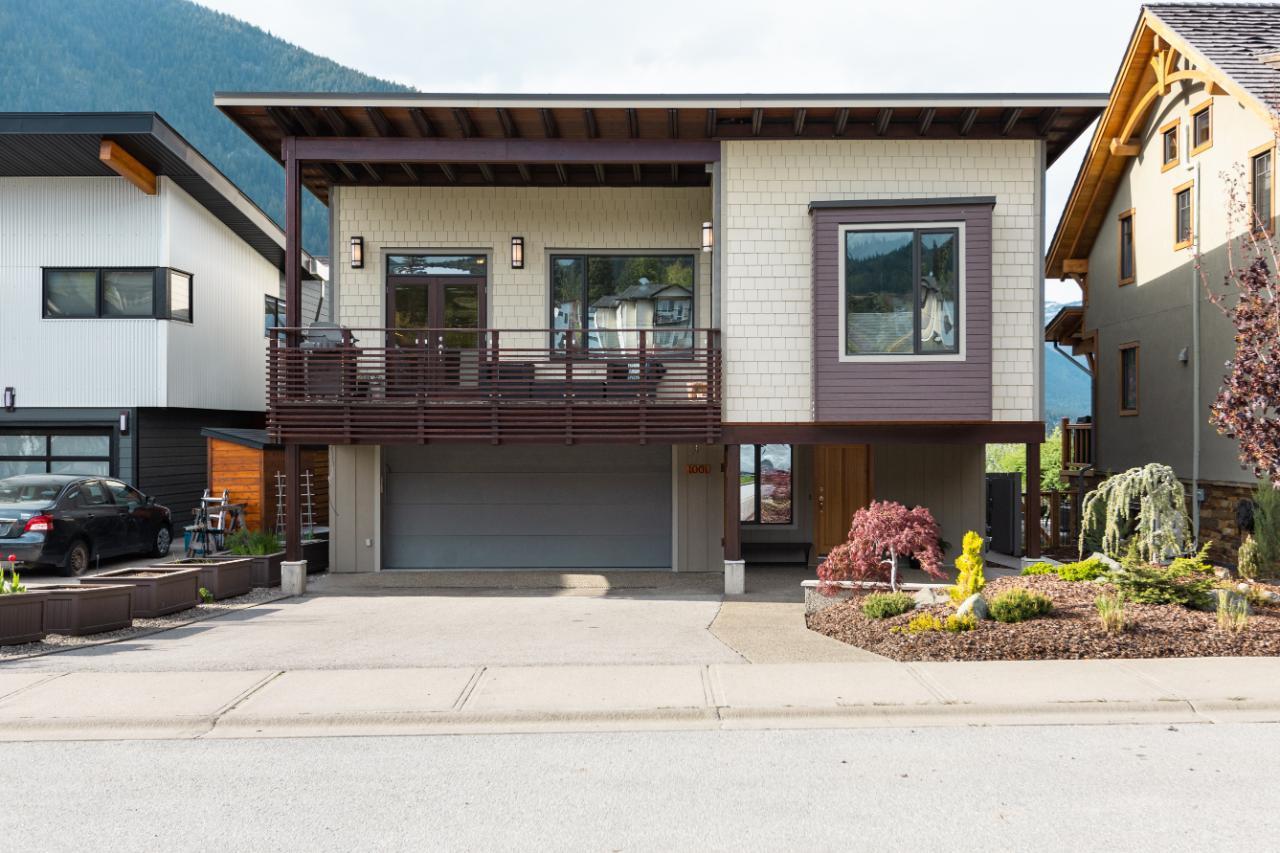 1001 Sproat Drive sold walk-to-water residence