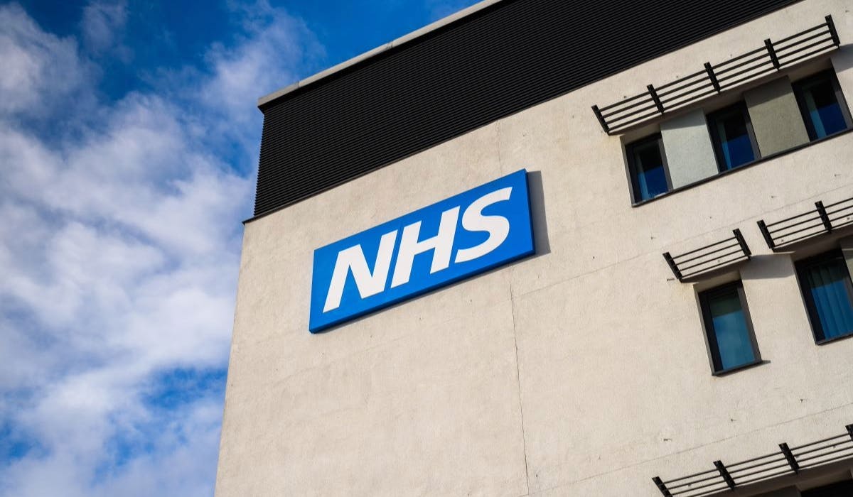 NHS ADMIN WHO STOLE £80K FOR ONLINE LOVER IN NIGERIA AVOIDS JAIL