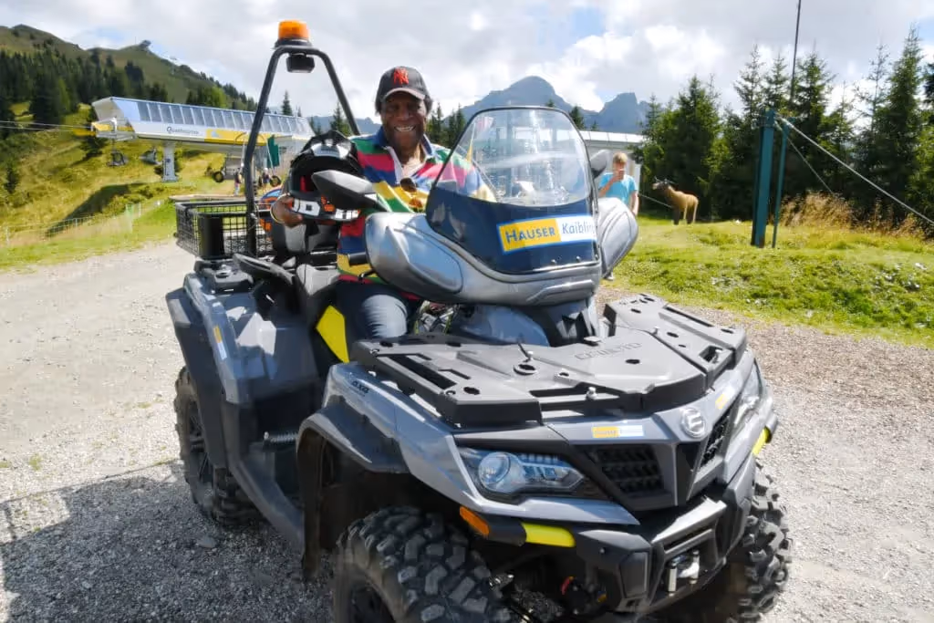 Roberto Blanco mit Seilbahnchef Klaus Hofstätter