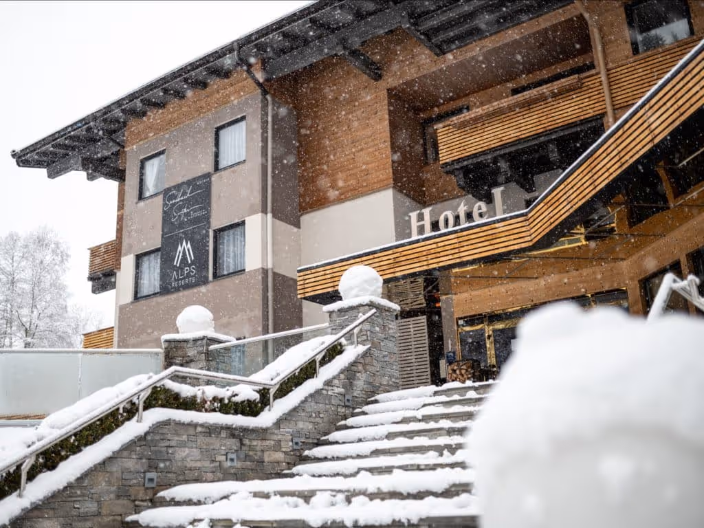 Vorderansicht des Saalbach Suiten