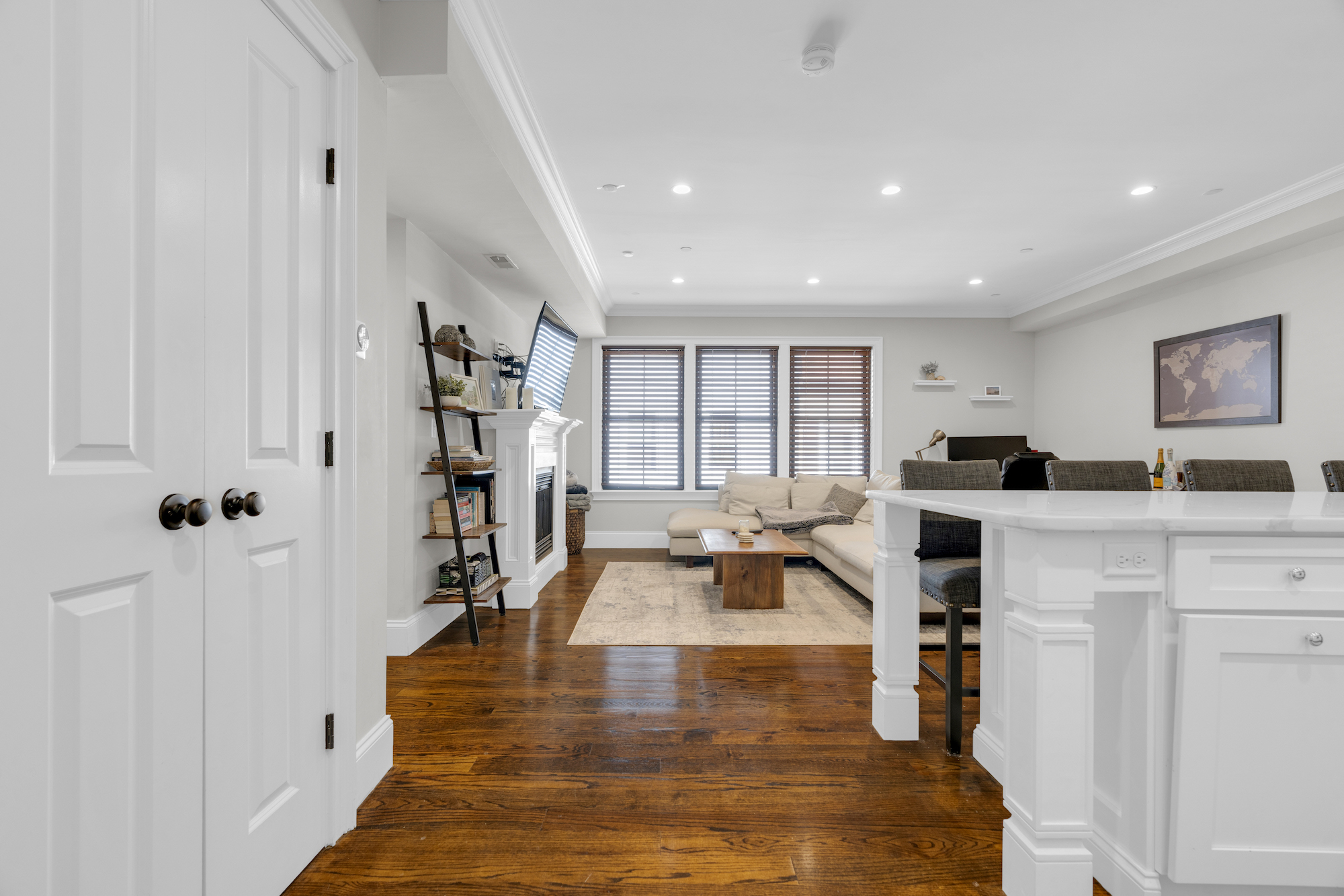 160 W Broadway #304