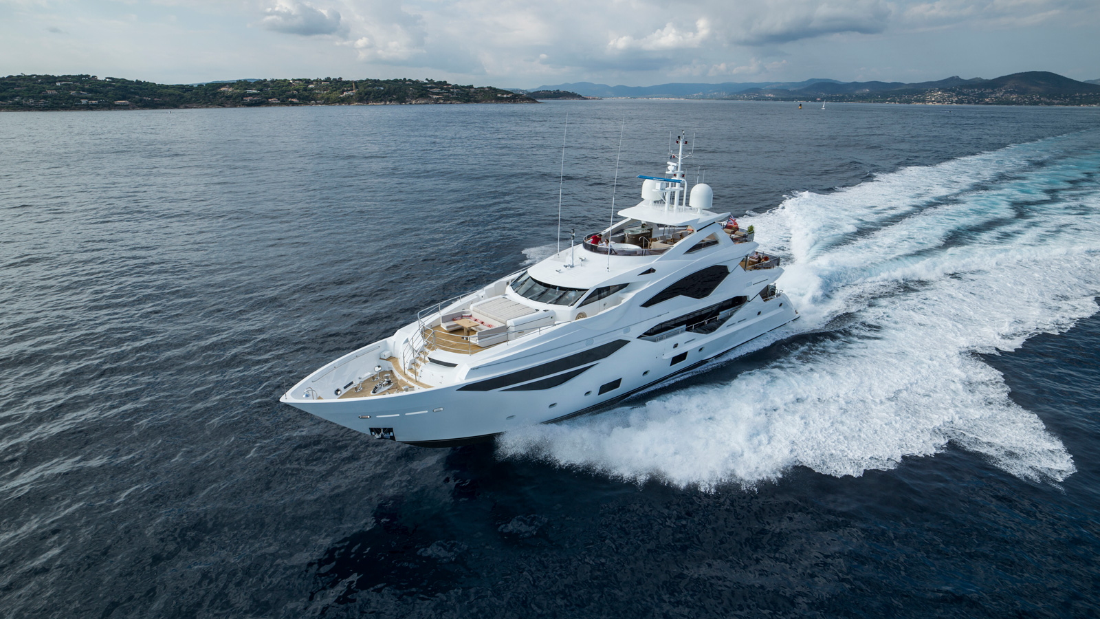 yacht