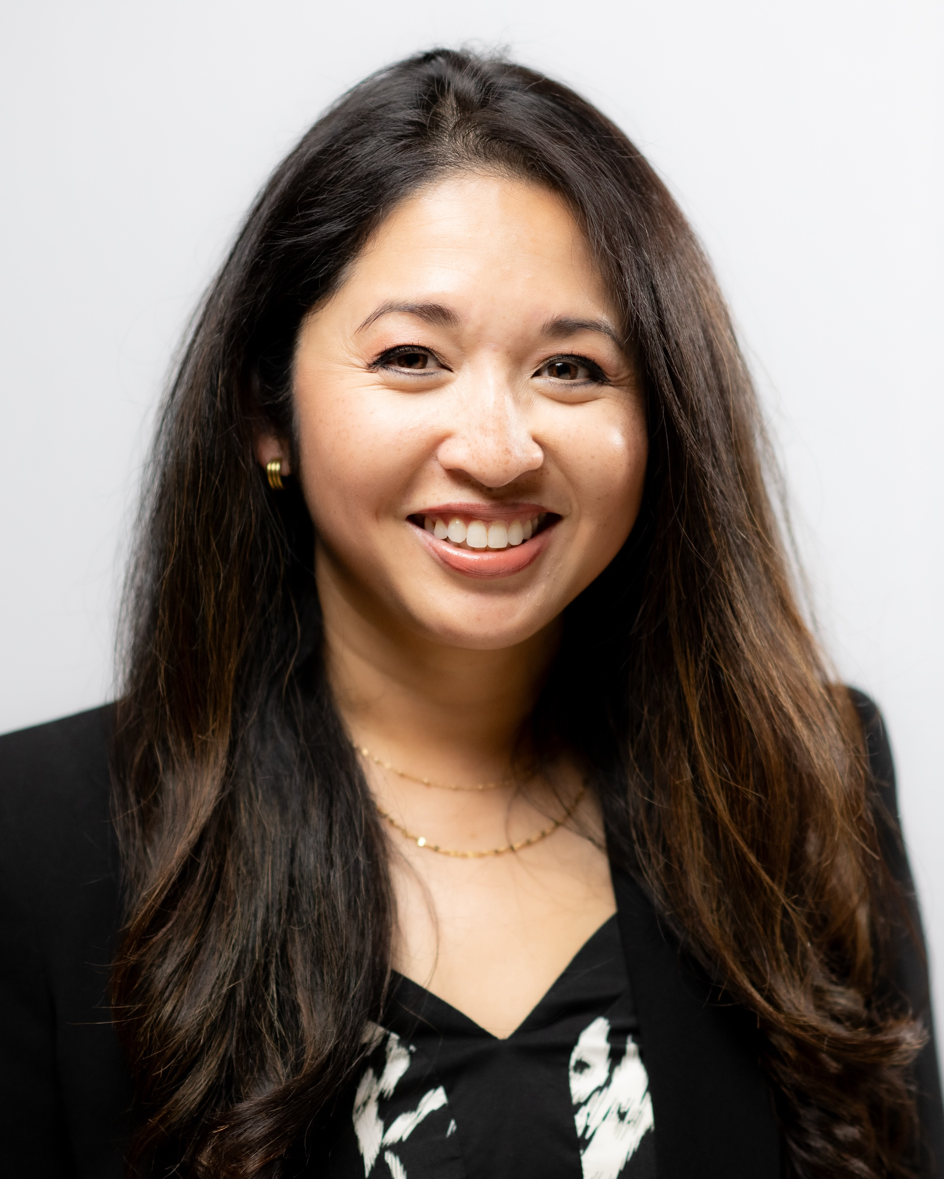 Headshot of Angenette Lau